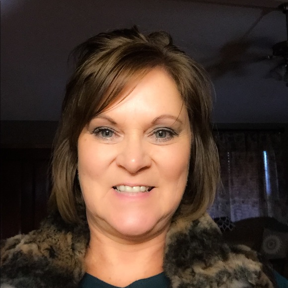 Meet your Posher, Anita - Picture 2 of 2